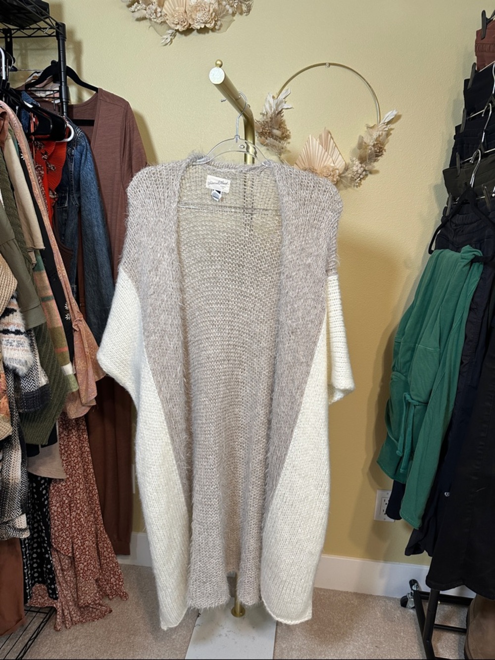 164. Universal Thread Two-Tone Open-Front Cardigan - Beige & Cream